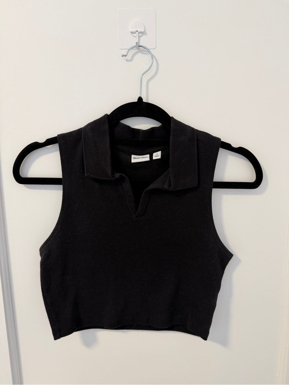 Aritzia Sunday Best Black Sleeveless Collared Crop Top